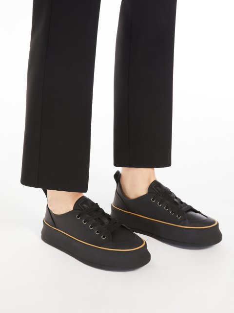 Чорні снікерси Max Mara з гладкої шкіри: фото 1 - Invogue